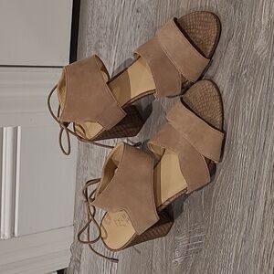 Women's leather heels, like new!